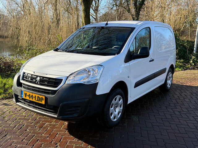 Peugeot Partner e-Partner Electric automaat ,1 Eig , 15000 km b.j. 1-2020 ,Navi ,Camera ,PDC