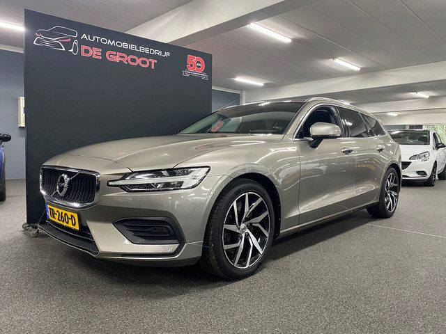 Volvo V60 2.0 T5 Momentum/ Nederlandse auto/ Elektrisch trekhaak/ Automaat/ Achteruitrijcamera/ Navi