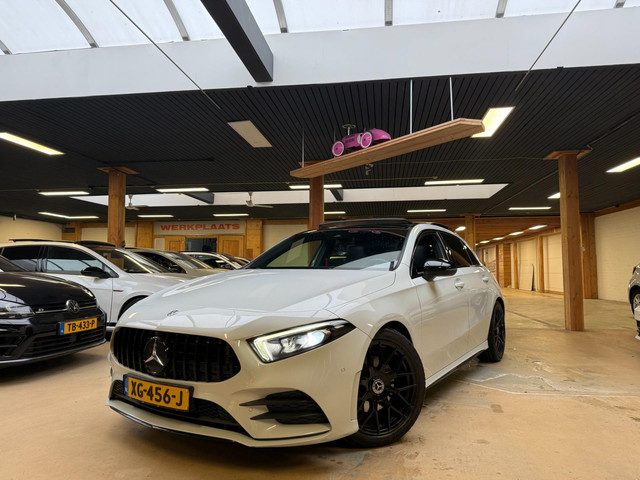 Mercedes-Benz A-Klasse 200 AMG Night Upgrade Pano|Sfeer|Camera|Trekhaak|Sterrenhemel
