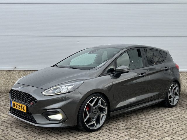 Ford Fiesta 1.5 EcoB. ST DEALERONDERHOUDEN! RECARO! MILLTEK! B&O! WINTERPACK