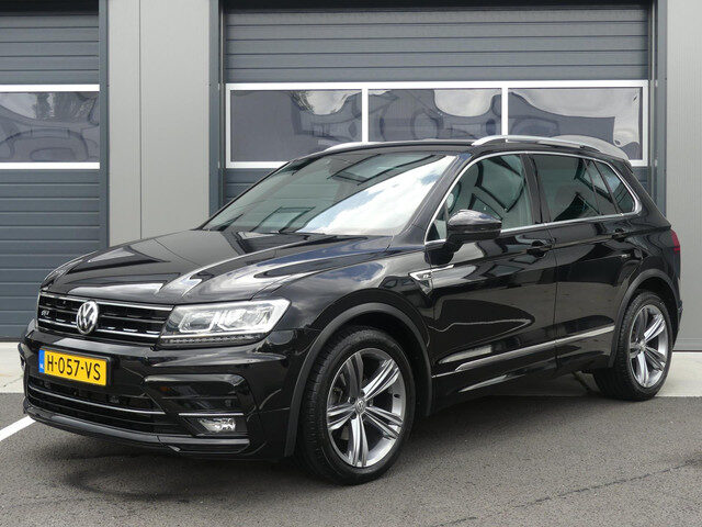 Volkswagen Tiguan 1.5 TSI R-line ACT DSG / Automaat Groot Navi Digital Dashboard Xenon Adapt.Cruise