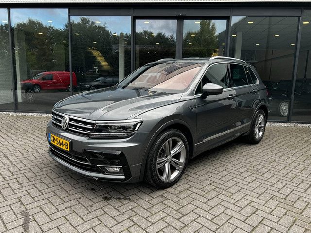 Volkswagen Tiguan 1.4 TSI R-Line,LED,Pano,Digi Display,Elekt Trekhk,Adapt Cruise