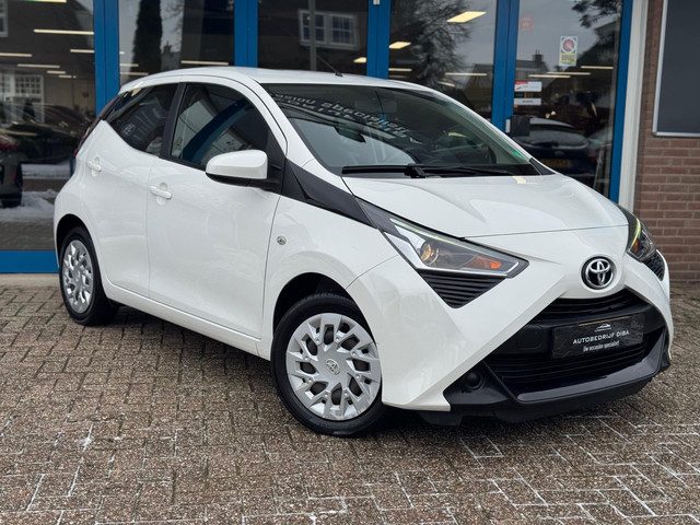 Toyota Aygo 1.0 VVT-i x-play 2018 AUT NAVI AIRCO CAMERA NAP!