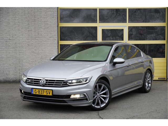 Volkswagen Passat 1.5 TSI 150PK! Automaat 2X R-Line BJ2019 Lmv 18" | Led | Pdc | Navi | Panoramadak