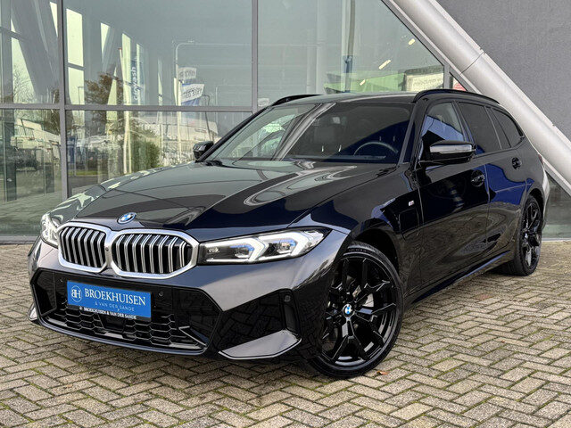 BMW 3 Serie touring 330e Plug In Hybride M Sport 292pk HU Display / 360 Camera / Stoelverwarming
