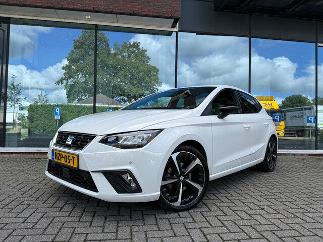 Seat Ibiza 1.0 TSi FR Business Connect - Automaat - Camera - Parkeerhulp - Winterpakket