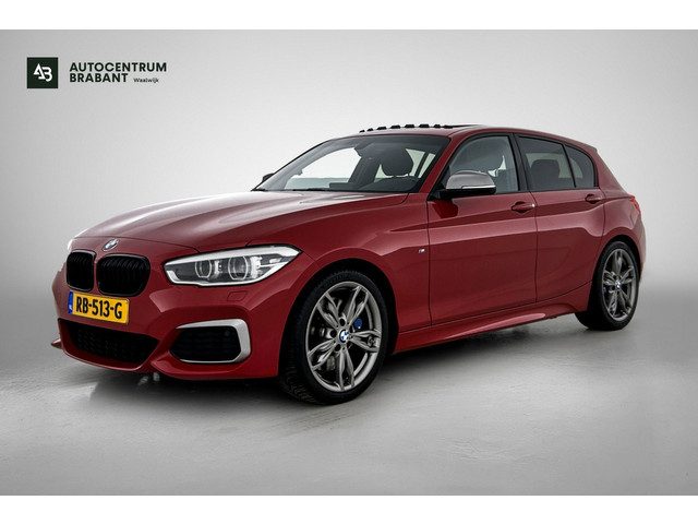 BMW 1 Serie M140i High Executive(M-performance uitlaat, Dakraam, Harman/Kardon, StoelV, PDC, Navi Pr