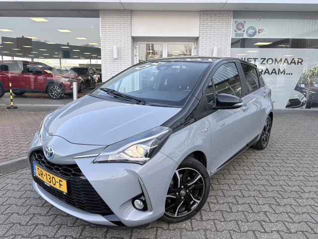 Toyota Yaris 1.5 Hybrid Bi-Tone Plus | Panoramadak | Navi | Cruise Control