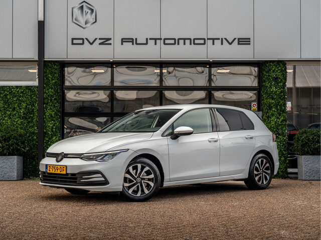 Volkswagen Golf 1.0 eTSI DSG Active