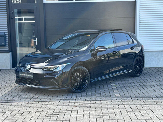 Volkswagen Golf 1.5 eTSI 3x R-Line Panoramadak Black Edition