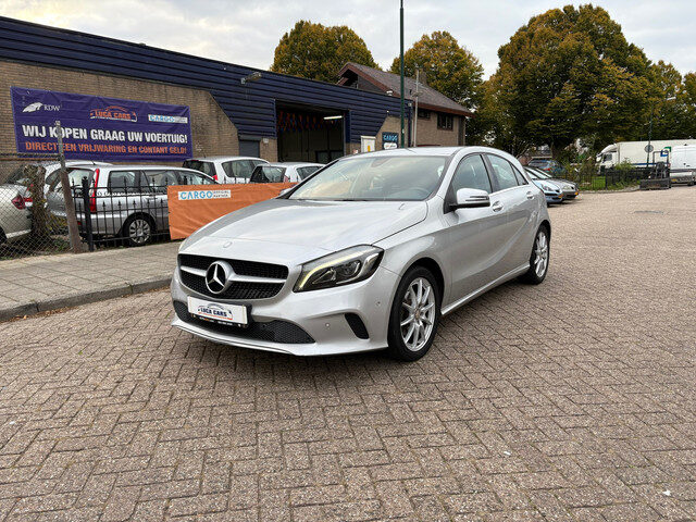Mercedes-Benz A-Klasse 180 Prestige AUTOMAAT + NAVI + 2X SLEUTEL & BOEKJES!
