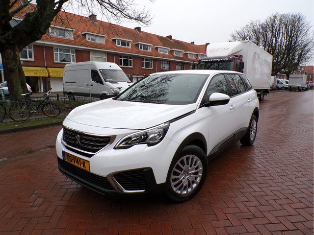 Peugeot 5008 1.2 PureTech Access 7 PERSOONS....