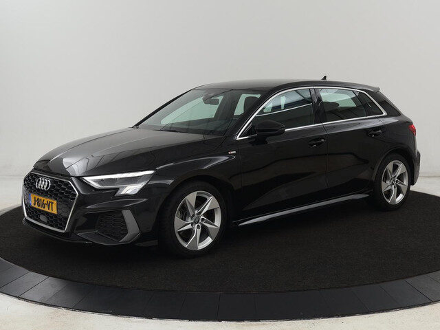 Audi A3 35 TFSI S edition | Carplay | Sportstoelen |