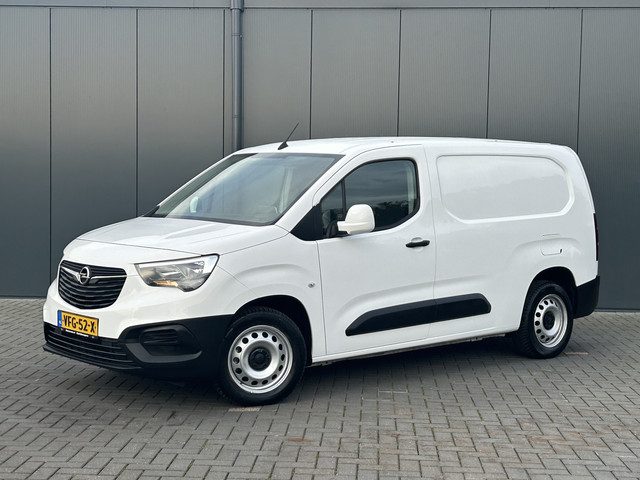 Opel Combo 1.5D 102 PK / L2H1 / 1e EIG. / GLOBELYST INRICHTING / AIRCO / CRUISE / NAVI / APPLE CARPL