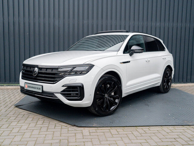 Volkswagen Touareg 3.0 TSi 4MOTION R | Luchtvering | Panodak | Trekhaak | Stoelkoeling | 360 Camera