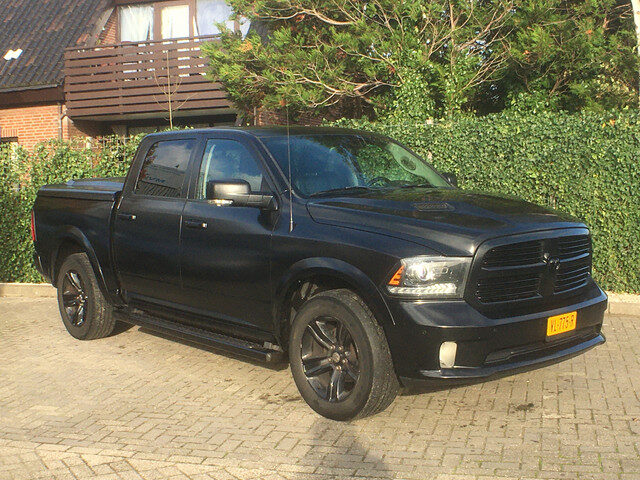 Dodge Ram 1500 5.7 V8 4x4 Crew Cab 5'7 Sport