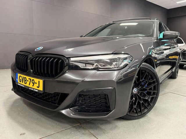 BMW 5 Serie touring 530e M-SPORT 20'' PANO/NAVI/CAM/DAB/CARPLAY/ECC/PDC/CRUISE///