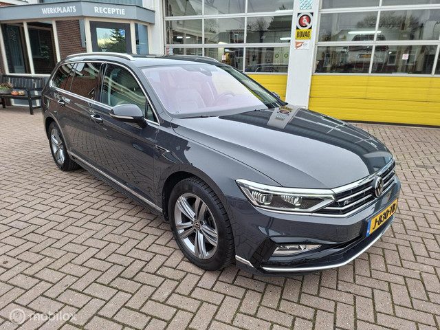 Volkswagen Passat Variant 1.5 TSI R-Line Business +