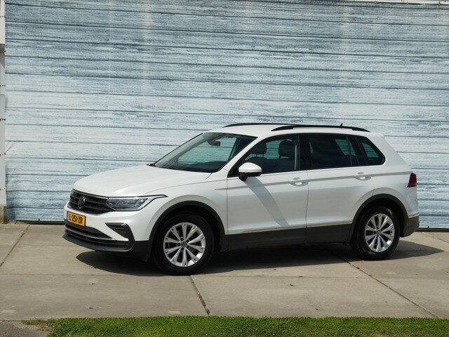 Volkswagen Tiguan 1.5 TSI Carplay Trekhaak Adapt Cruise Pdc