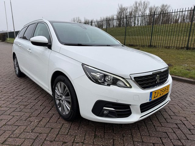 Peugeot 308 SW 1.2 PureTech Blue Lease Premium
