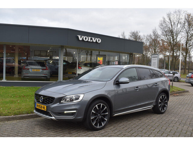 Volvo V60 Cross Country T5 245PK Automaat Summum