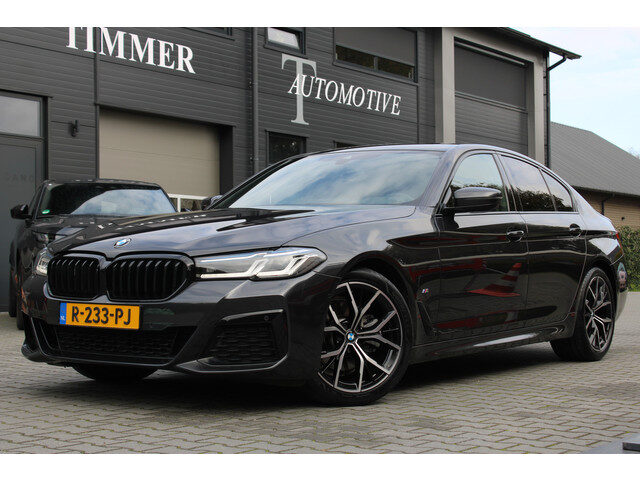 BMW 5 Serie 520i Business Edition Plus M-Sport - Schuif kanteldak - Laserlight - 19 inch