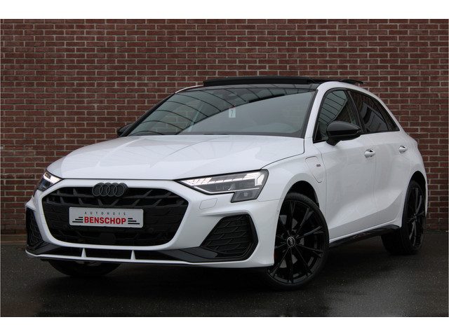 Audi A3 Sportback 45 TFSI e S edition Competition 272PK