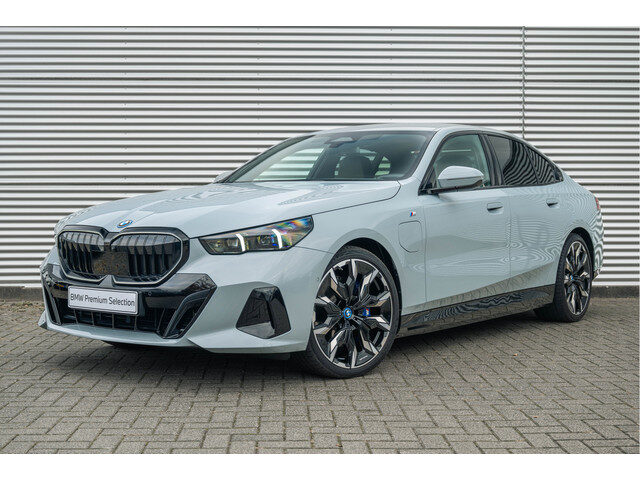 BMW 5 Serie 550e xDrive M Sport Automaat