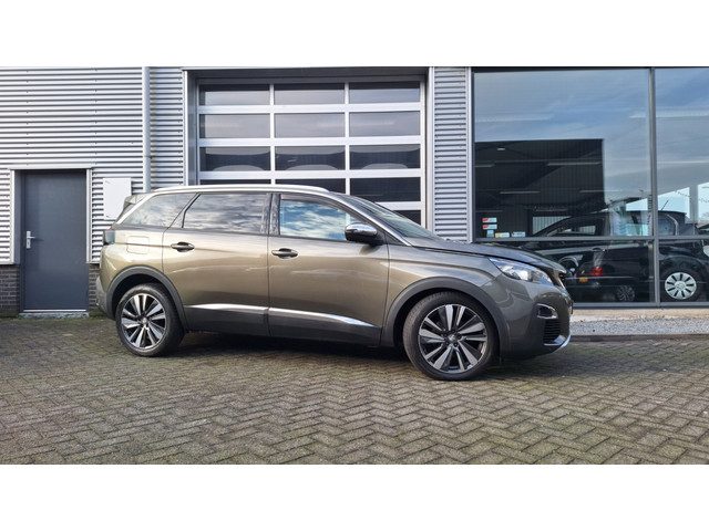 Peugeot 5008 1.2 PureTech Allure/Leer/Navigatie/Panorama/Camera/Enz