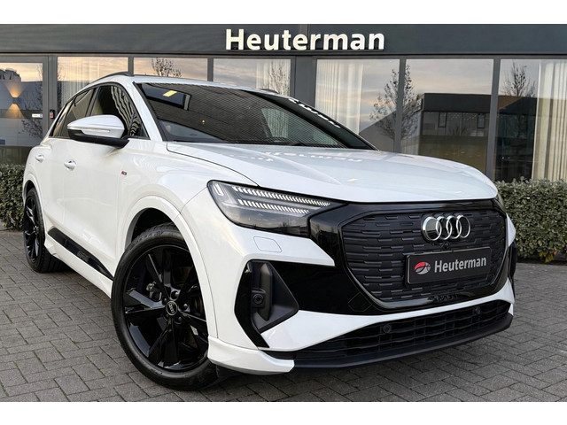 Audi Q4 e-tron 35 2 x S Line/ Panodak/ Trekhaak/ Sfeerverlichting