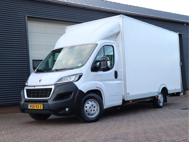 Peugeot Boxer 2.2 BlueHDi 141pk Euro 6 Bakwagen 4,5m - Navi - Camera - Cruise