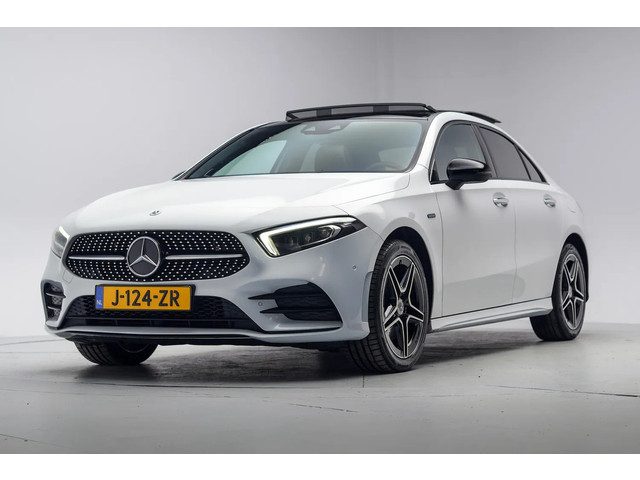 Mercedes-Benz A-Klasse 250 e AMG Night Limited Aut. [ Pano Sfeerverlichitng Camera Memory ]