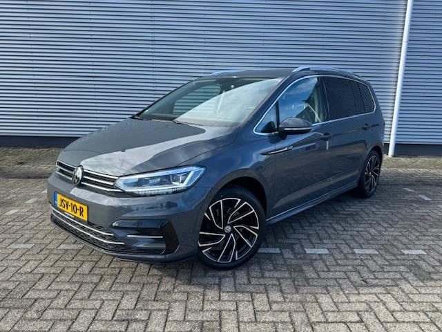 Volkswagen Touran 1.5 TSI R-Line Exclusive 7p,afn.Trekhaak,Navigatie,parkeersensoren/Camera,stoelver