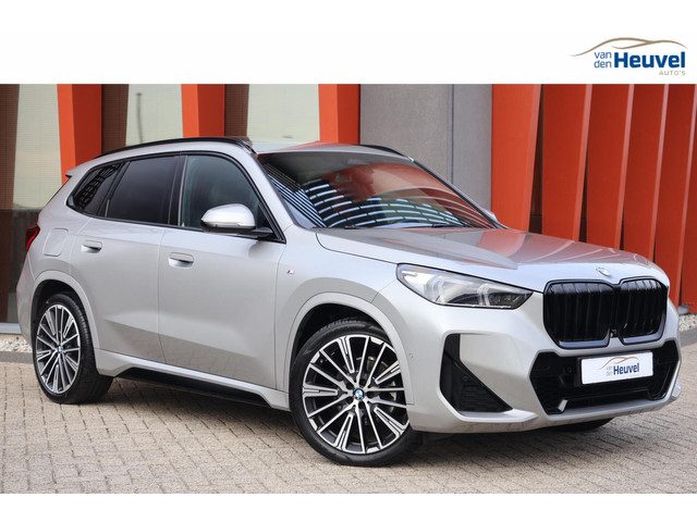 BMW X1 sDrive18i M-Sport | Leder | Panoramadak | Harman Kardon | HUD | 360° Camera | Comfort Acces