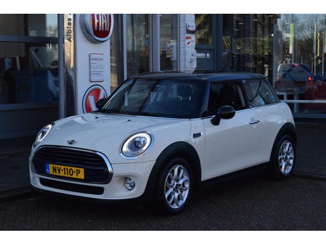 MINI Cooper Mini 1.5 Serious Business