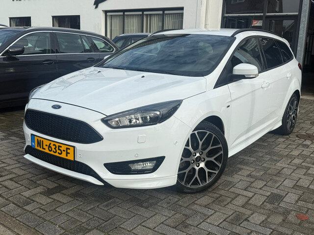 Ford Focus Wagon 1.5 ST-Line, Apple Carplay/Android,Stuurverwarming,Stoelverwarming,Achteruitrij cam