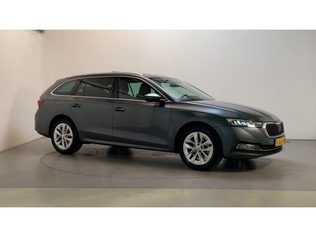 Škoda Octavia Combi 1.0 TSI Business Edition Plus Panoramadak Adaptive Cruise Sfeerverlichting Stoel