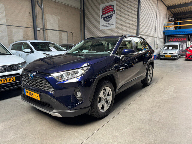 Toyota RAV4 2.5 Hybrid ACTIVE 1E EIG. NL AUTO NAP VOL OPTIES LEDER NAVI/CAMERA CRUISE LED LMV PDC!!