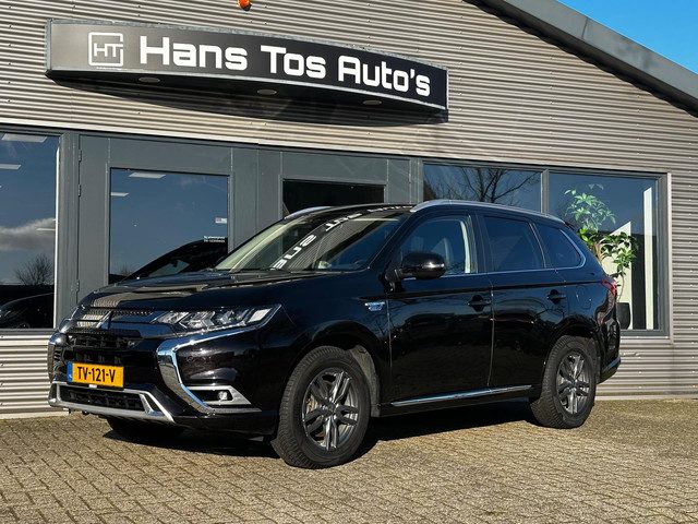 Mitsubishi Outlander 2.4 PHEV Intense+ 4WD Panorama / Trekhaak / Leer