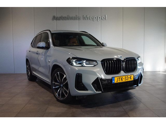 BMW X3 xDrive30e M-Sport/// | Spec M-Sportstoelen | Trekhaak | LED | PDC 360 | Head-Up Display | Pan
