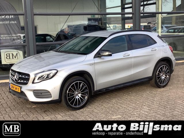 Mercedes-Benz GLA 180 Business Solution AMG
