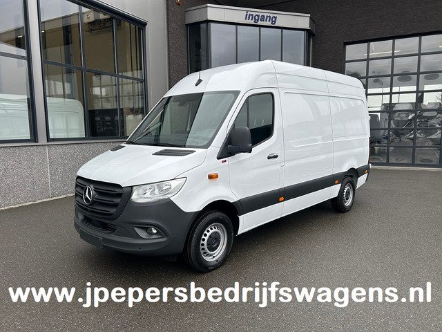Mercedes-Benz Sprinter 317 CDI L2 H2 Automaat / 360 Camera / MBUX / Navigatie / Cruise control / Air