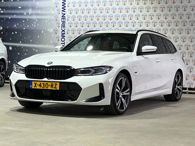 BMW 3 Serie touring 330e M-sport/SHADOW-LINE/PANO/19"/CAM/ACC