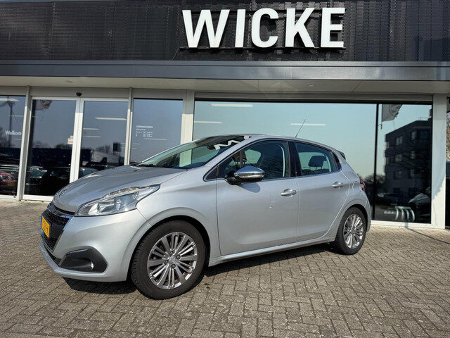 Peugeot 208 1.2 PureTech Allure Navigatie Clima PDC Cruise control