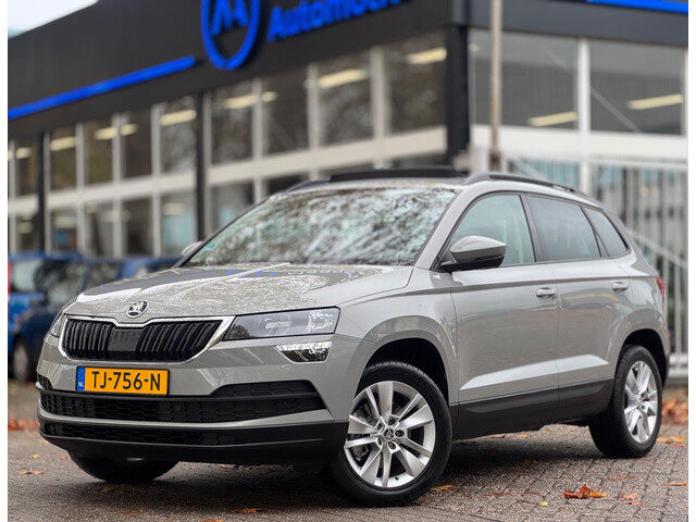 Škoda Karoq 1.0 TSI Pano Navi Apple CarPlay Cruise Nardogrey Boekjes Dealeronderhouden Nieuwe APK