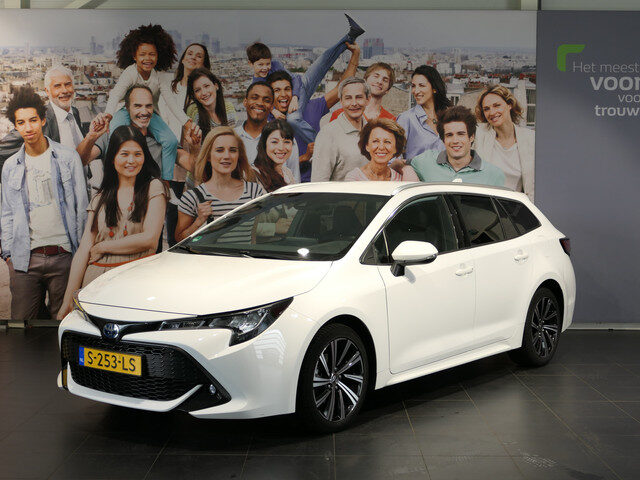 Toyota Corolla Touring Sports 1.8 Hybrid Dynamic - Occasion Lease vanaf €474 p/m -