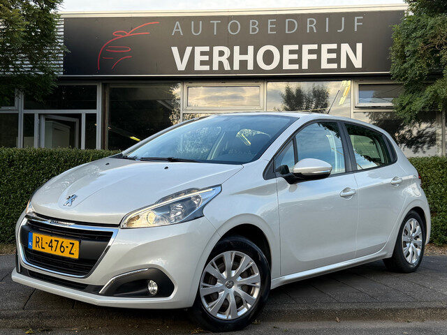 Peugeot 208 1.2 PureTech Blue Lion - XENON - NAVI - PARK SENS - AIRCO - DISTR RIEM VERV !