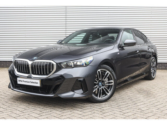 BMW 5 Serie 550e xDrive M Sport Automaat