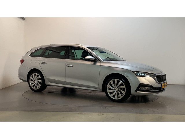 Škoda Octavia Combi 1.0 TSI Business Edition Plus Leder Camera Adaptive Cruise Stoelverwarming