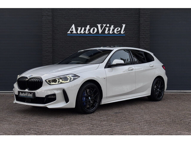 BMW 1 Serie 118i M-sport | Panodak | M-Kuipstoelen | M-performance Wheels | Stoel+Stuurverwarming |